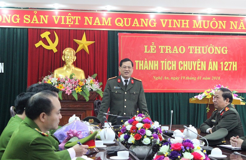 Đại tá Nguyễn Hữu Cầu, Giám đốc Công an phát biểu tại lễ trao thưởng