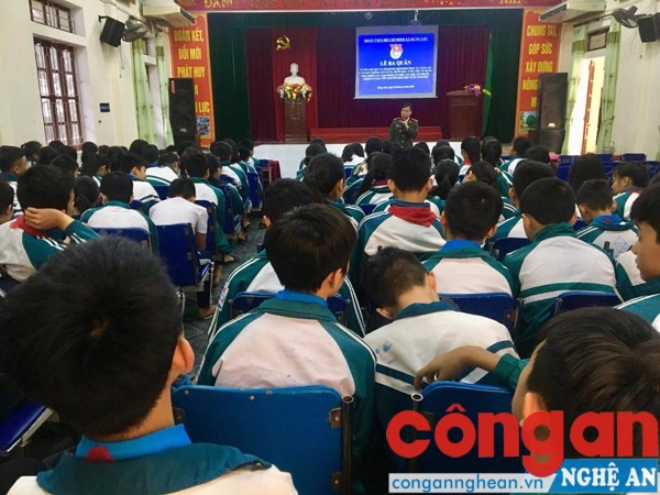 Tuyên truyền cho học sinh trên địa bàn xã Hưng Lộc, TP Vinh