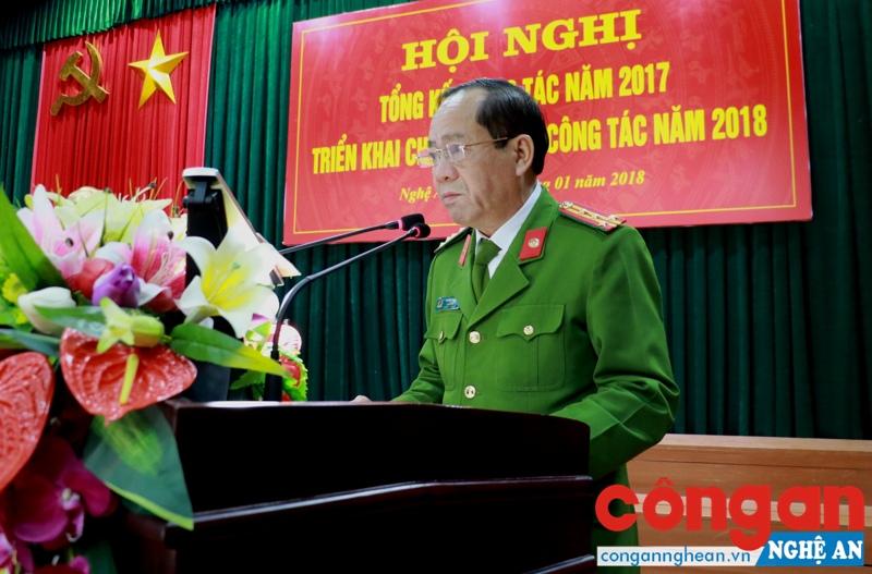 Đồng chí Đại tá Hồ Sỹ Tuấn, Giám đốc Cảnh sát PC&CC tỉnh phát biểu tại Hội nghị