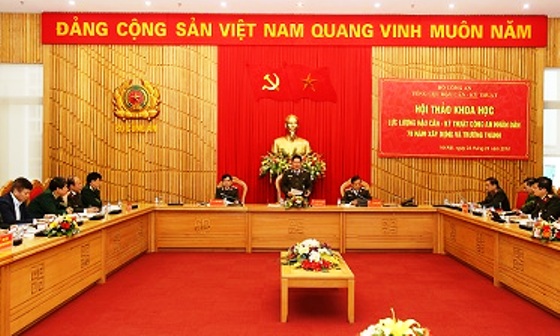 Thứ trưởng Bùi Văn Thành phát biểu tại Hội thảo.