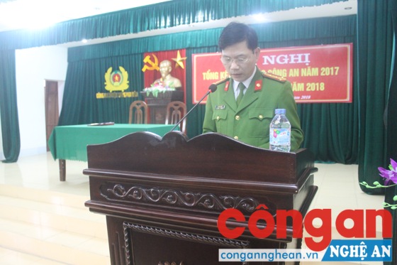 Đồng chí Đại tá Lê Văn Thái, Trưởng Công an huyện Hưng Nguyên phát biểu tại Hội nghị
