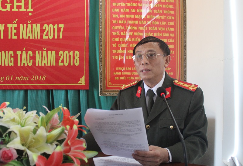 Đồng chí Đại tá Nguyễn Văn Thành, Giám đốc BV Công an tỉnh phát biểu tại hội nghị