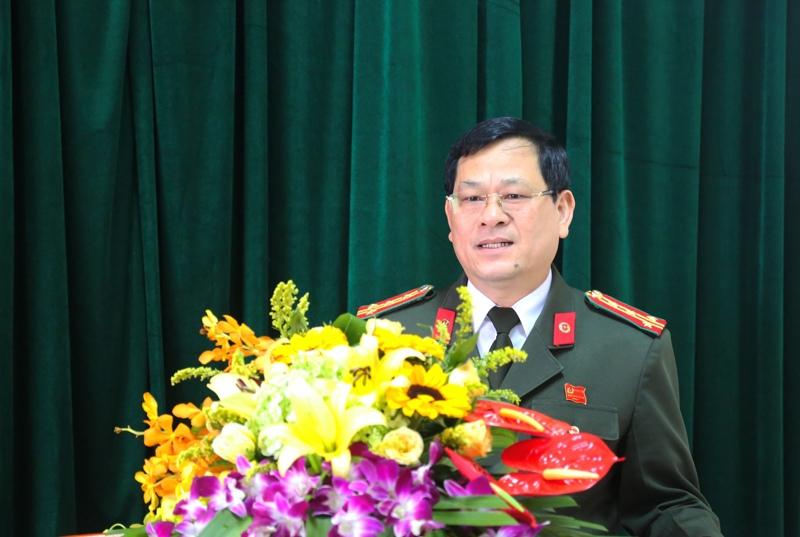 Đồng chí Đại tá, PGS.TS Nguyễn Hữu Cầu, Giám đốc Công an tỉnh phát biểu chỉ đạo tại Hội nghị
