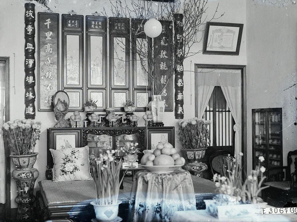 Bên trong phòng khách của một gia đình quyền quý ở Hà Nội vào ngày Tết.