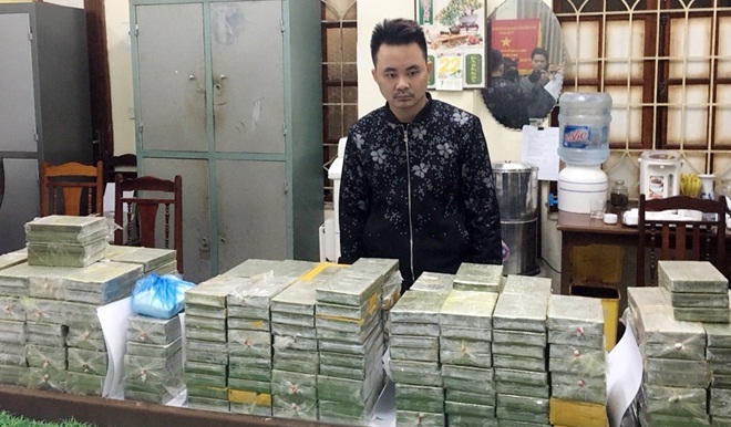 Đối tượng Trần Văn Thành và số lượng 288 bánh heroin thu giữ