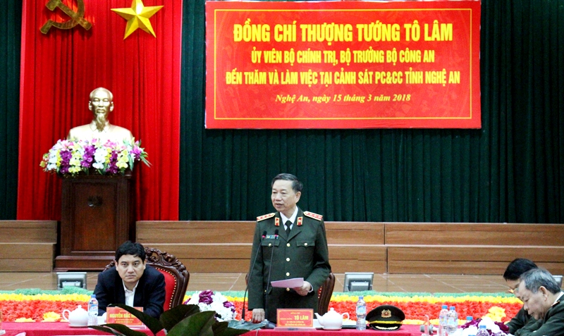 Đồng chí Thượng tướng, GS.TS Tô Lâm, Ủy viên Bộ Chính trị, Bộ trưởng Bộ Công an phát biểu tại buổi làm việc.
