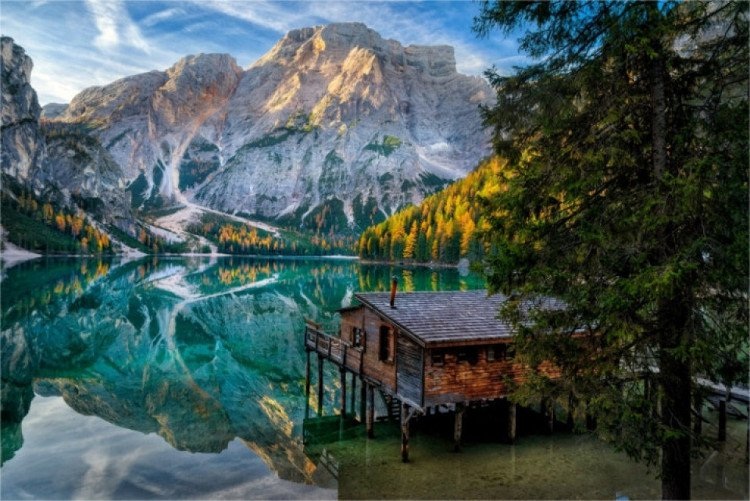 Hồ Braies, Italy: Đây là một trong những hồ nước đẹp nhất và được nhiều du khách viếng thăm nhất ở Italy. (Nguồn: Brain Berries)