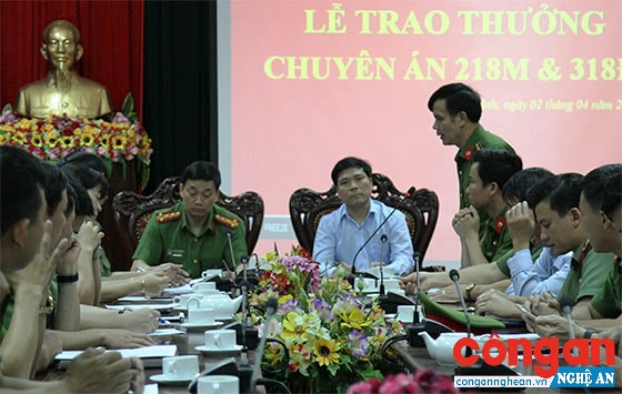 Đồng chí Đại tá Trần Ngọc Tú, Trưởng CATP Vinh phát biểu tại Lễ trao thưởng.