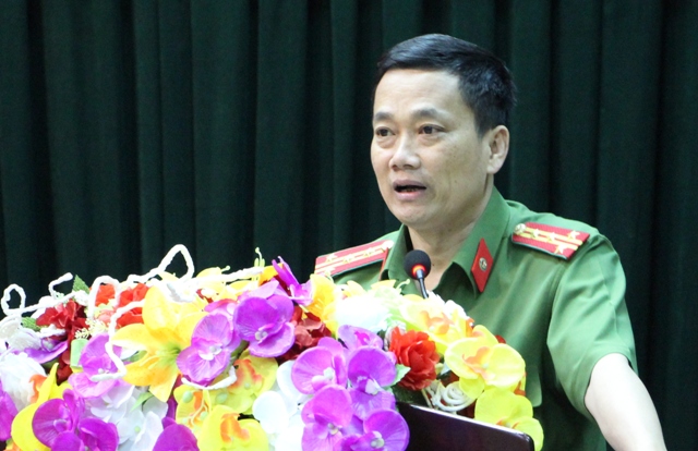 Đại tá Nguyễn Mạnh Hùng - Phó Giám đốc Công an tỉnh yêu cầu các học viên nghiêm túc tiếp thu bài giảng