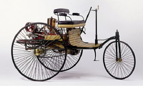 1880 - 1889: Trong thập kỷ đầu tiên mà xe hơi xuất hiện, nó thậm chí còn chậm hơn cả xe ngựa khi vận tốc tối đa mà chiếc Benz Patent-Motorwagen đạt được chỉ là 16km/h.