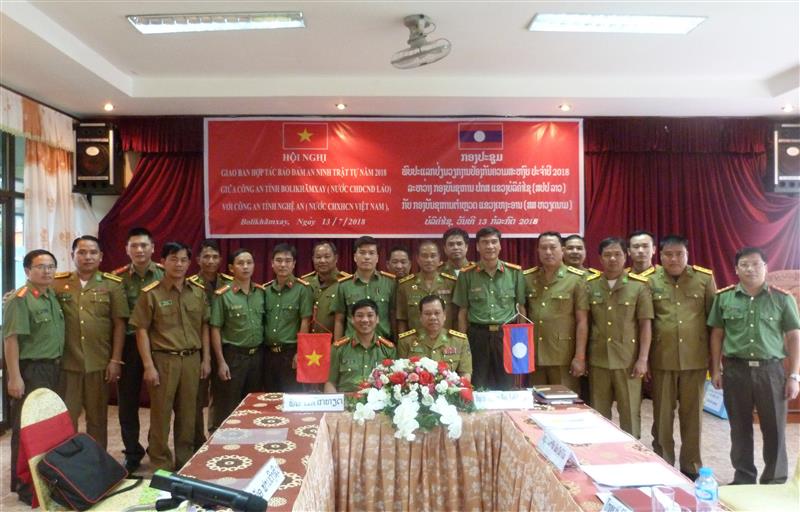 Công an tỉnh Nghệ An và Công an tỉnh Bô Li Khăm Xay ký kết biên bản ghi nhớ