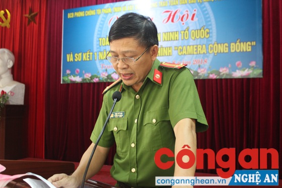Trung tá Đinh Viết Bảo, Trưởng Công an phường phát biểu tại buổi lễ