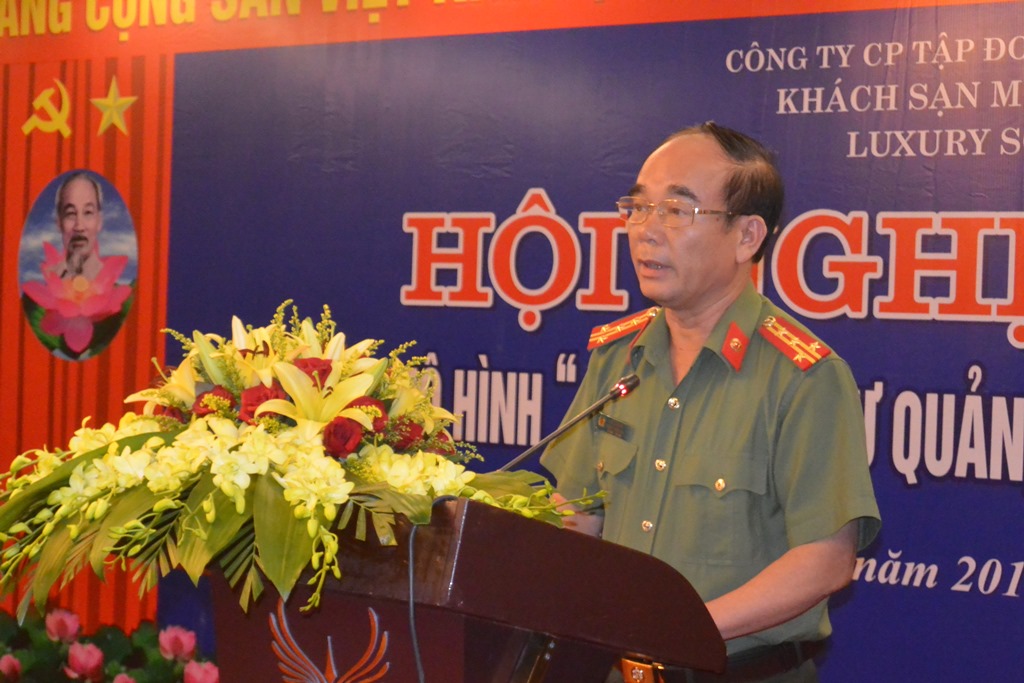 Đồng chí Đại tá Ngô Xuân Đề, Trưởng phòng An ninh kinh tế phát biểu chỉ đạo tại hội nghị