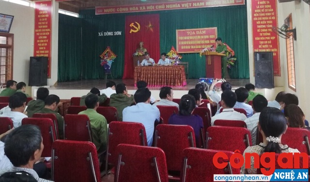 Diễn đàn “Công an lắng nghe ý kiến nhân dân” tại xã Đông Sơn, huyện Đô Lương