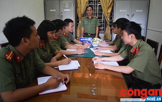 CBCS Đội An ninh Công an huyện Anh Sơn họp bàn chương trình công tác