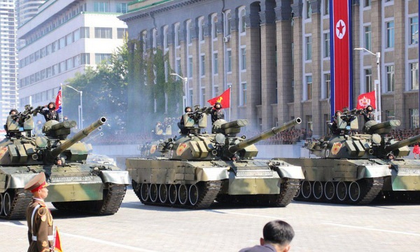 Các Xe tăng Pokpung-ho (Bão phong Hổ) hiện đại nhất trong biên chế Triều Tiên. Ảnh: NK Pro.
