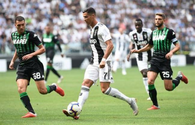Ronaldo lập cú đúp, Juventus đánh bại Sassuolo