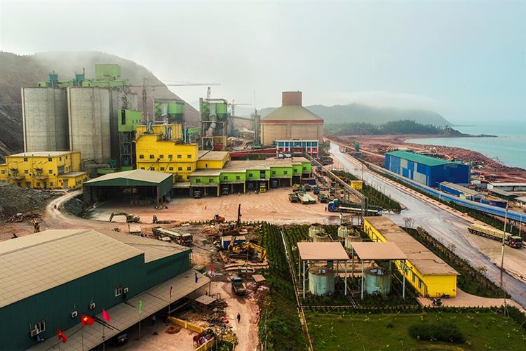 Trạm nghiền của Nhà máy Xi măng Sông Lam tại xã Nghi Thiết