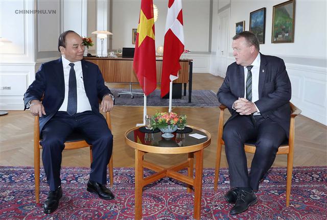 Thủ tướng Nguyễn Xuân Phúc hội đàm với Thủ tướng Đan Mạch Lars Løkke Rasmussen. Ảnh: VGP/Quang Hiếu