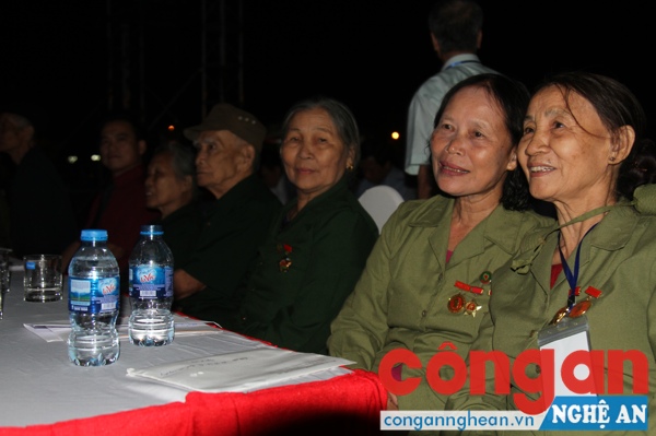 Những cựu TNXP tỉnh Nghệ An về tham dự lễ Kỷ niệm
