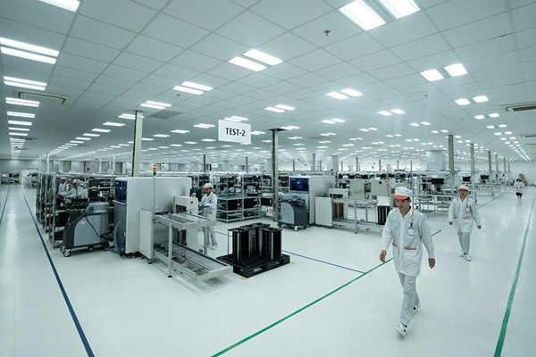 Toàn bộ nhà máy được thiết kế và thi công theo tiêu chuẩn quốc tế IPC-A-610 dành cho các nhà máy sản xuất sản phẩm điện tử.