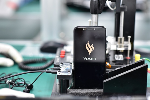 Các sản phẩm điện tử thông minh đầu tiên của Tập đoàn Vingroup sẽ được công bố vào ngày 14-12 tới.