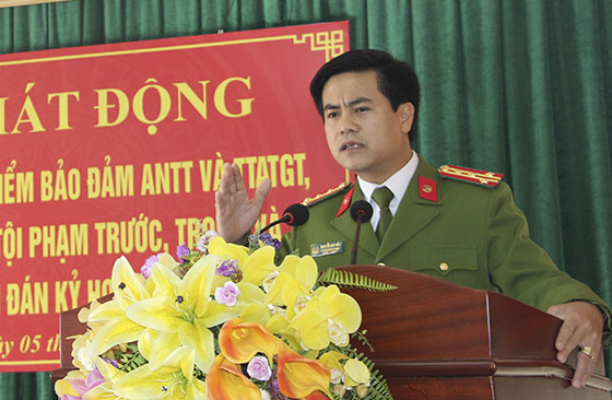 Đồng chí đại tá Nguyễn Đức Hải - Phó Giám đốc Công an tỉnh yêu cầu lực lượng CSGT cần tăng cường công tác tuần tra, đảm bảo TTATGT