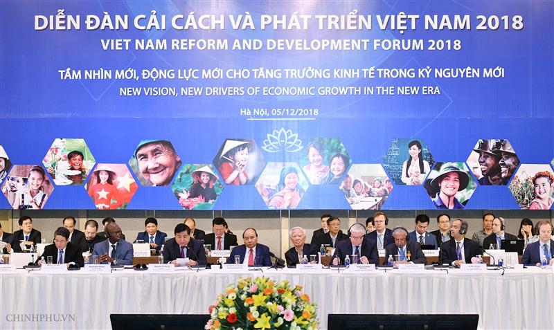 Thủ tướng Nguyễn Xuân Phúc cùng các đại biểu tham dự VRDF. Ảnh: VGP/Quang Hiếu