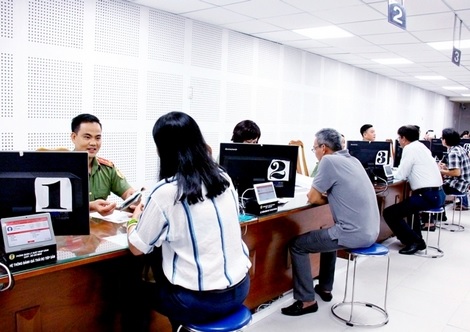 Phòng Quản lý xuất nhập cảnh, Công an TP Hồ Chí Minh, triển khai hệ thống đánh giá thái độ cán bộ tiếp dân.