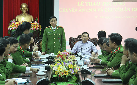Đồng chí Đại tá Nguyễn Mạnh Hùng, Phó Giám đốc Công an tỉnh, Thủ trưởng Cơ quan CSĐT chỉ đạo Công an TP Vinh tiếp tục tăng cường tấn công, trấn áp các loại tội phạm, đảm bảo ANTT trên địa bàn