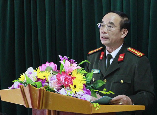 Đồng chí Đại tá Ngô Xuân Đề, Trưởng phòng báo cáo tổng kết phong trào thi đua 2018