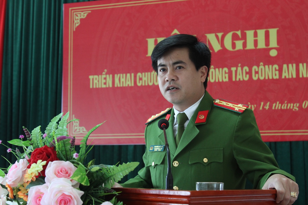 Đại tá Nguyễn Đức Hải, Phó Giám đốc Công an tỉnh biểu dương những thành tích của CA Hoàng Mai