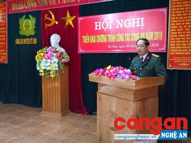 Đại tá Nguyễn Tiến Dần, Phó Giám đốc Công an tỉnh phát biểu chỉ đạo Hội nghị