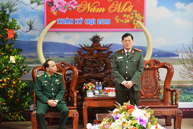 Đồng chí Đại tá Nguyễn Hữu Cầu, Giám đốc Công an tỉnh Nghệ An đã cảm ơn và ghi nhận những tình cảm mà Bộ chỉ huy BĐBP tỉnh đã dành cho cán bộ chiến sỹ Công an tỉnh