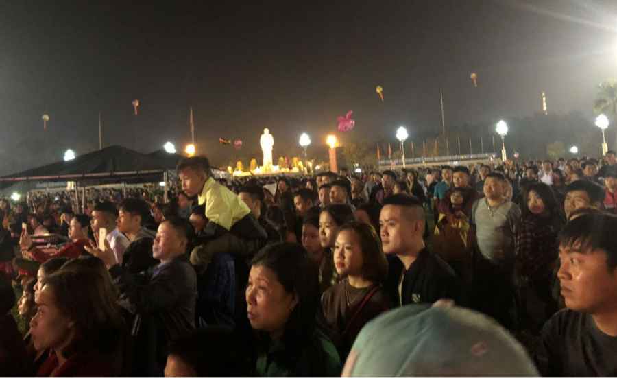 Rất đông người dân thành phố Vinh tham dự