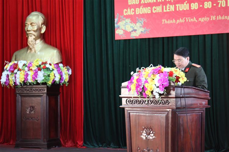 Thượng tá Nguyễn Thanh Tuấn, Phó Trưởng phòng Tổ chức cán bộ bày tỏ mong muốn các cán bộ Công an hưu trí nêu cao tính gương mẫu, tiên phong, tiếp tục có nhiều đóng góp giúp lực lượng Công an Nghệ An hoàn thành xuất sắc nhiệm vụ được giao