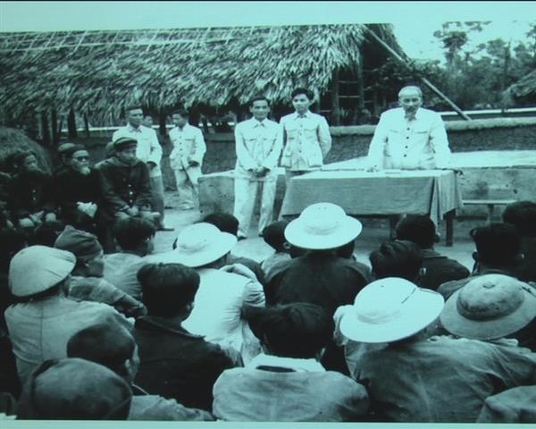 Lúc sinh thời, Chủ tịch Hồ Chí Minh rất quan tâm đến công tác cán bộ