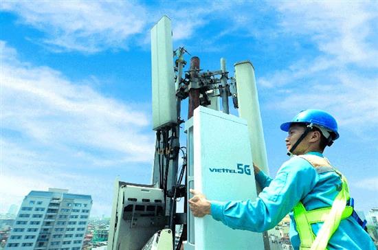 Viettel đã hoàn thành tích hợp hạ tầng phát sóng 5G đầu tiên của Việt Nam tại khu vực Hồ Hoàn Kiếm (Hà Nội) (Ảnh: Diệu Linh).