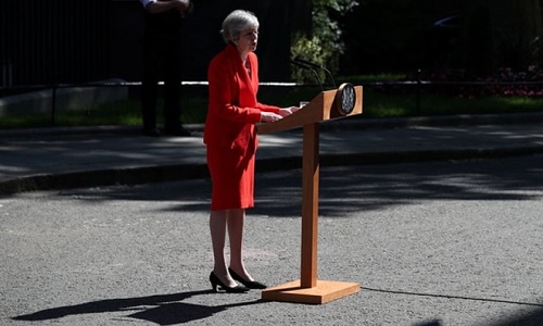 Thủ tướng Theresa May tuyên bố từ chức. Ảnh: Reuters