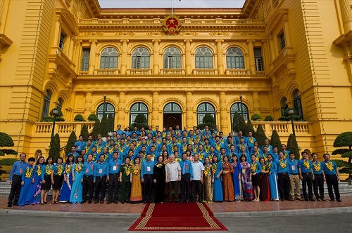Tổng Bí thư, Chủ tịch nước Nguyễn Phú Trọng cùng các đại biểu. Ảnh Laodong.vn