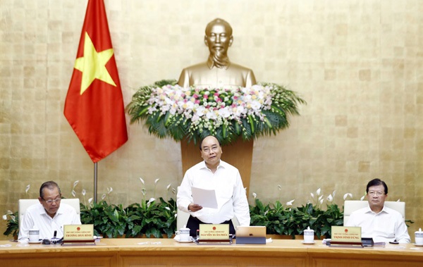 Thủ tướng Nguyễn Xuân Phúc phát biểu tại phiên họp Chính phủ thường kỳ tháng 7. Ảnh: TTXVN.