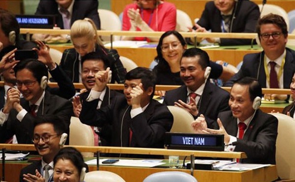 Đoàn Việt Nam trúng cử Ủy viên không thường trực Hội đồng Bảo an LHQ với số phiếu cao gần tuyệt đối 192/193 phiếu. (Ảnh: TTXVN)
