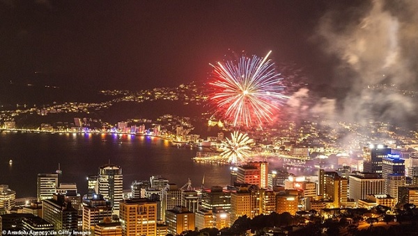 Màn bắn pháo hoa hoành tráng tại Wellington, New Zealand, trong đêm Giao thừa. (Ảnh: Daily Mail) 
