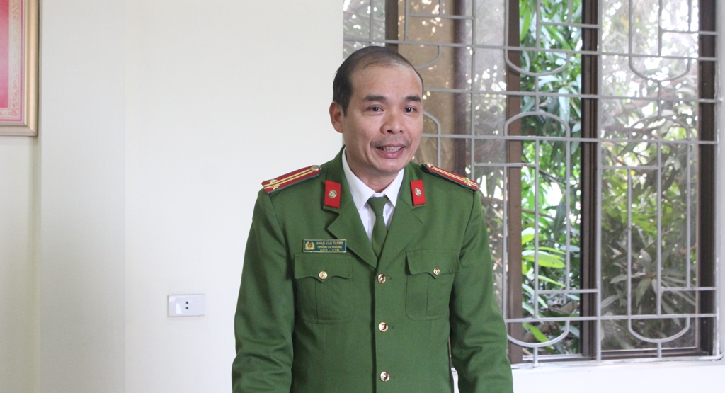 Trung tá Phan Văn Thanh, Trưởng Công an phường Cửa Nam báo cáo kết quả đấu tranh phòng, chống tội phạm