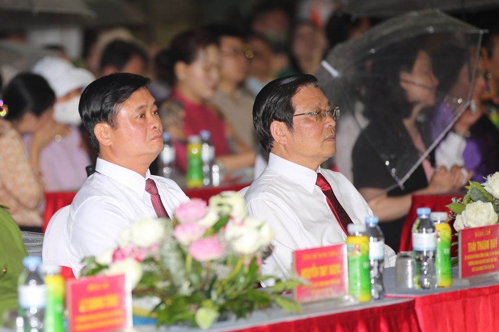 Đồng chí Phan Đình Trạc - Ủy viên Bộ Chính trị, Bí thư Trung ương Đảng, Trưởng Ban Nội chính Trung ương dự khai mạc Lễ hội Làng Sen 2023