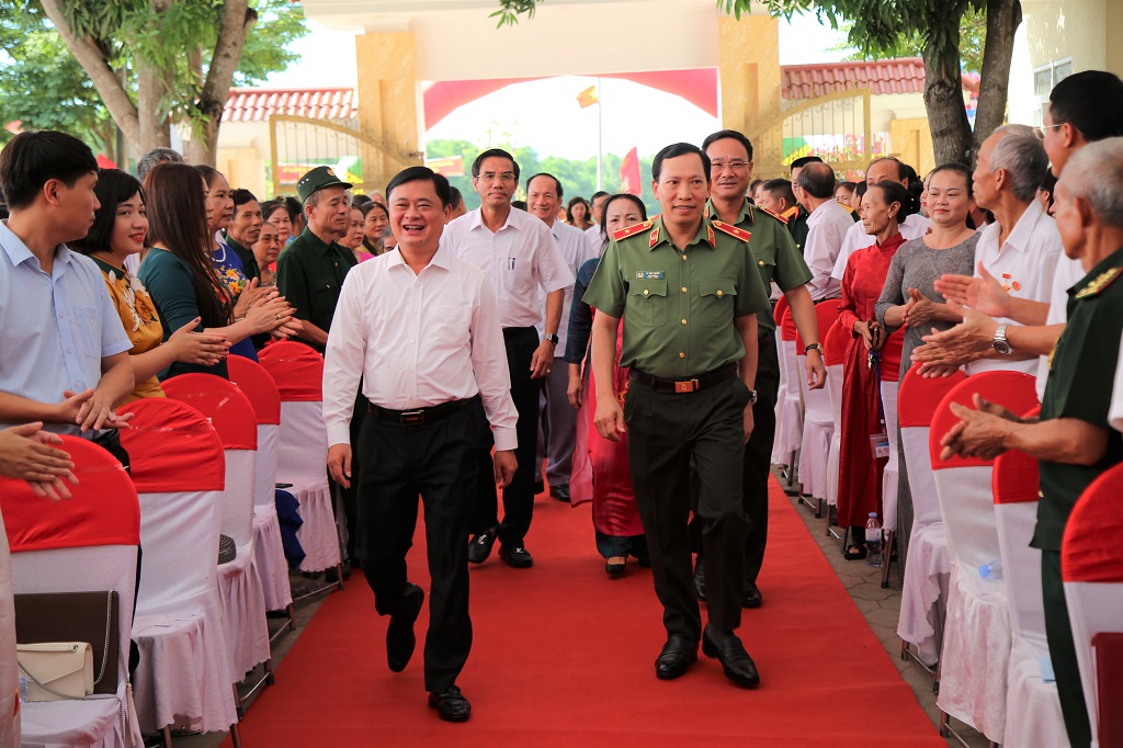 Thứ trưởng Lê Văn Tuyến dự Ngày hội toàn dân bảo vệ an ninh Tổ quốc tại thị xã Cửa Lò