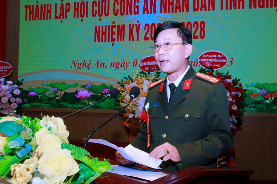 Đồng chí Đại tá Lê Văn Thái - Phó Giám đốc Công an tỉnh phát biểu tại Đại hội