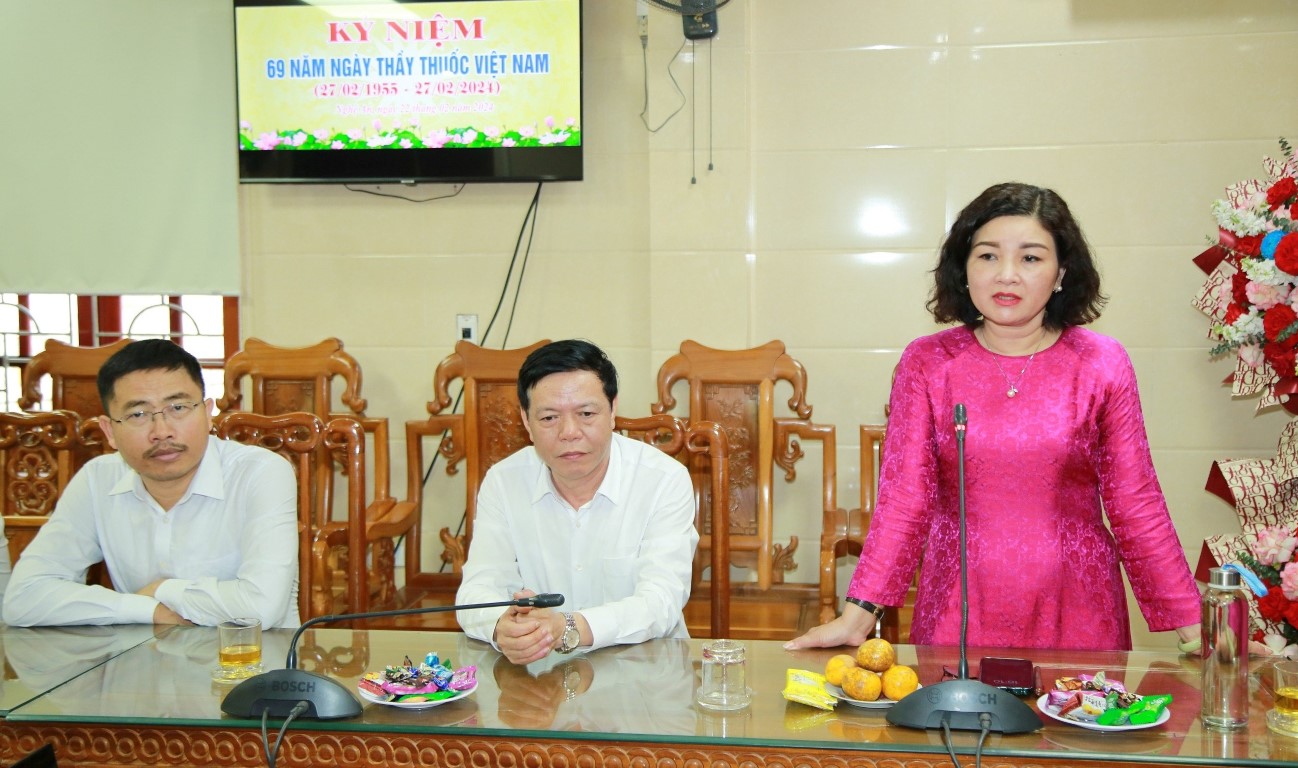 Đồng chí Nguyễn Thị Hồng Hoa, Giám đốc Sở Y tế Nghệ An gửi lời cảm ơn sâu sắc tới đồng chí Giám đốc Công an tỉnh và đoàn công tác