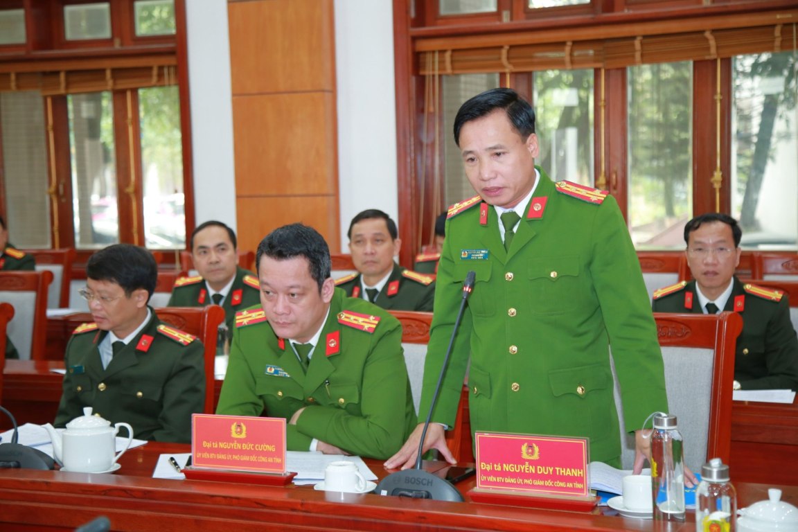 Đồng chí Đại tá Nguyễn Duy Thanh - Phó Giám đốc Công an tỉnh phát biểu