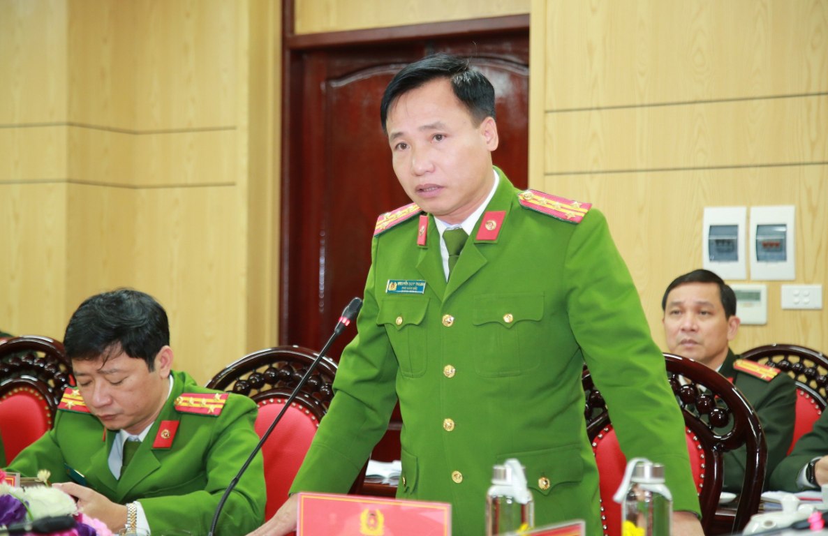 Đồng chí Đại tá Nguyễn Duy Thanh, Phó Giám đốc Công an tỉnh phát biểu